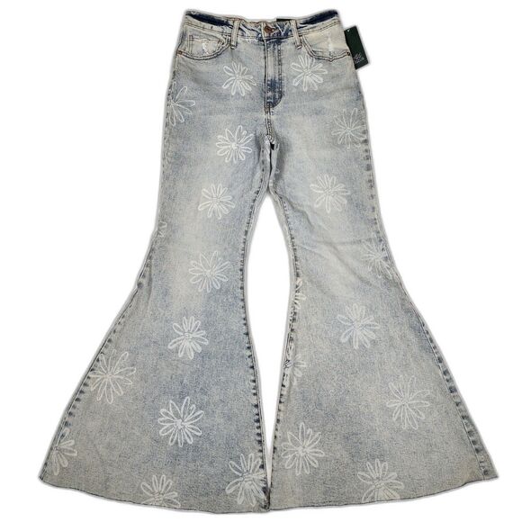 Wild Fable Highest Rise Extreme Flare Light Wash Flower Daisy Jeans Size 10 NWT - Picture 1 of 10